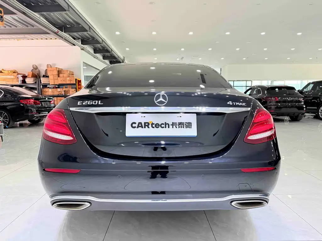 Mercedes-Benz E-Class — миниатюра 5