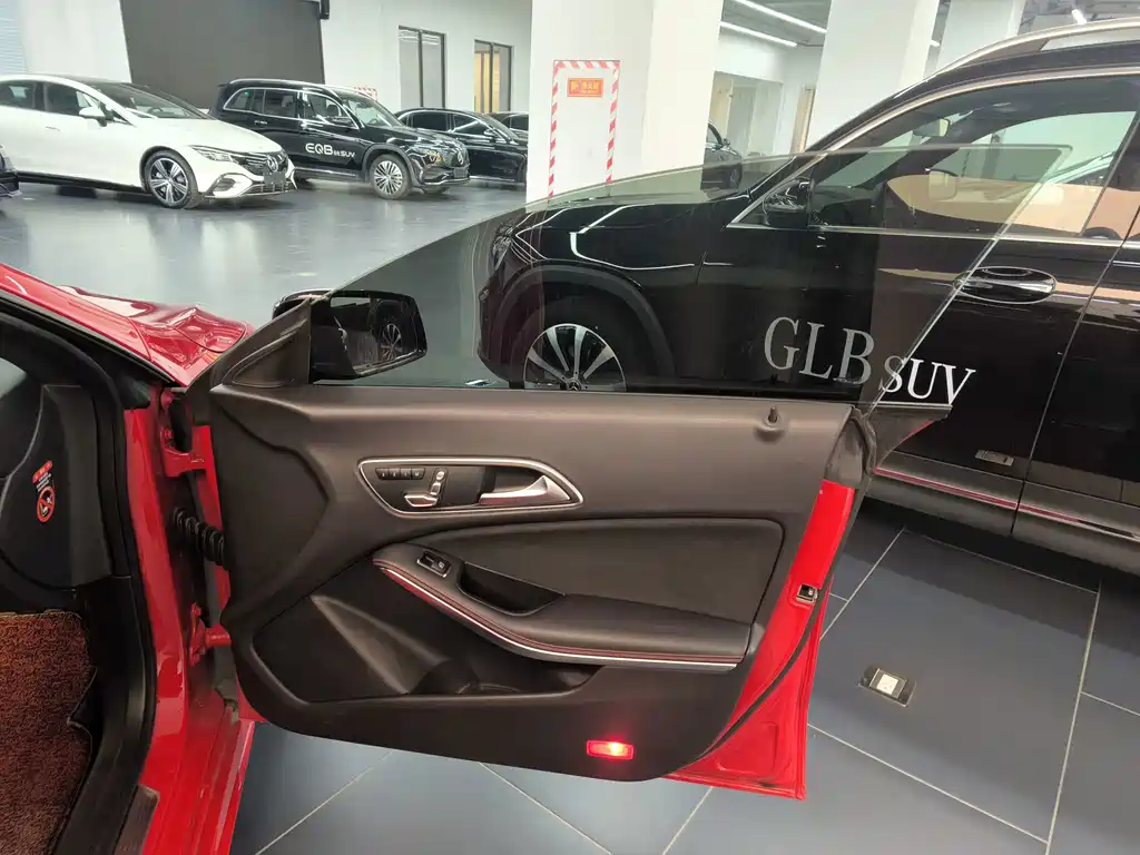 Mercedes-Benz CLA (Import) — миниатюра 12