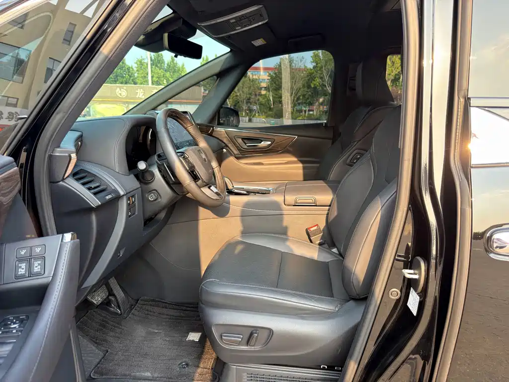 Toyota Vellfire — миниатюра 4