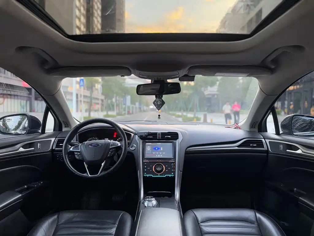 Ford Mondeo — миниатюра 9