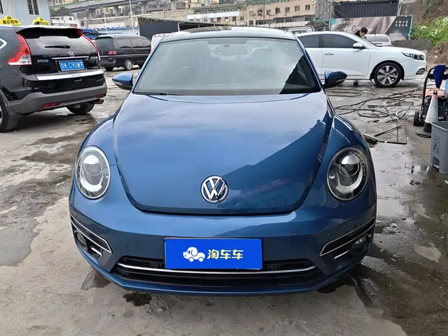 VOLKSWAGEN BEETLE