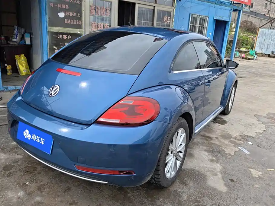 VOLKSWAGEN BEETLE