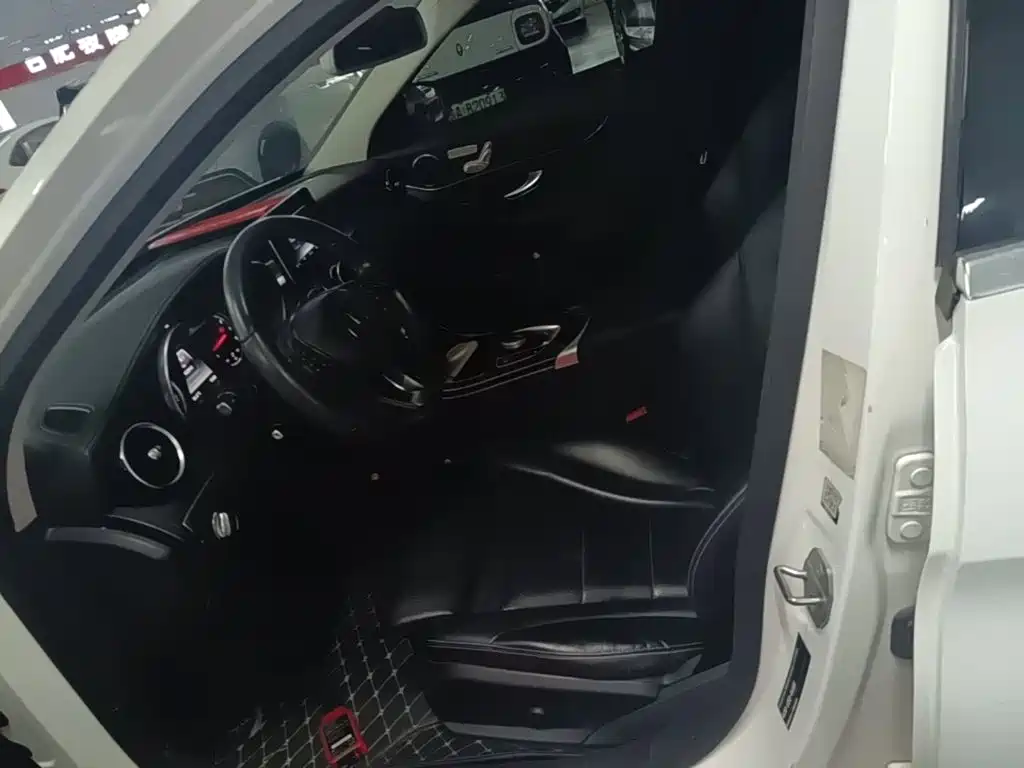 Mercedes-Benz C-Class — миниатюра 15
