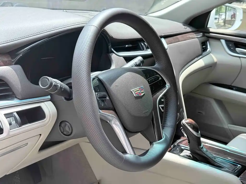 Cadillac XTS 2016 28T Elite