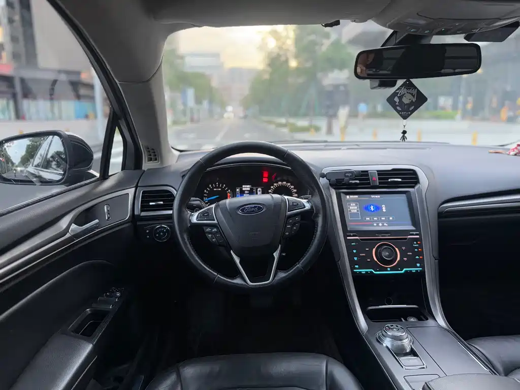 Ford Mondeo — миниатюра 10