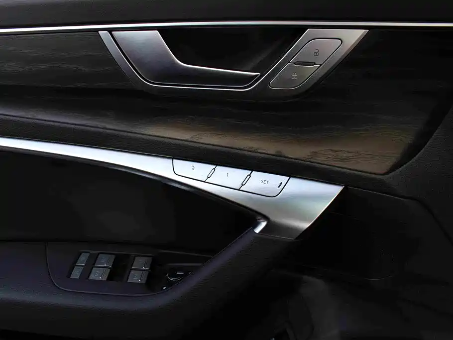 Audi A6L — миниатюра 12