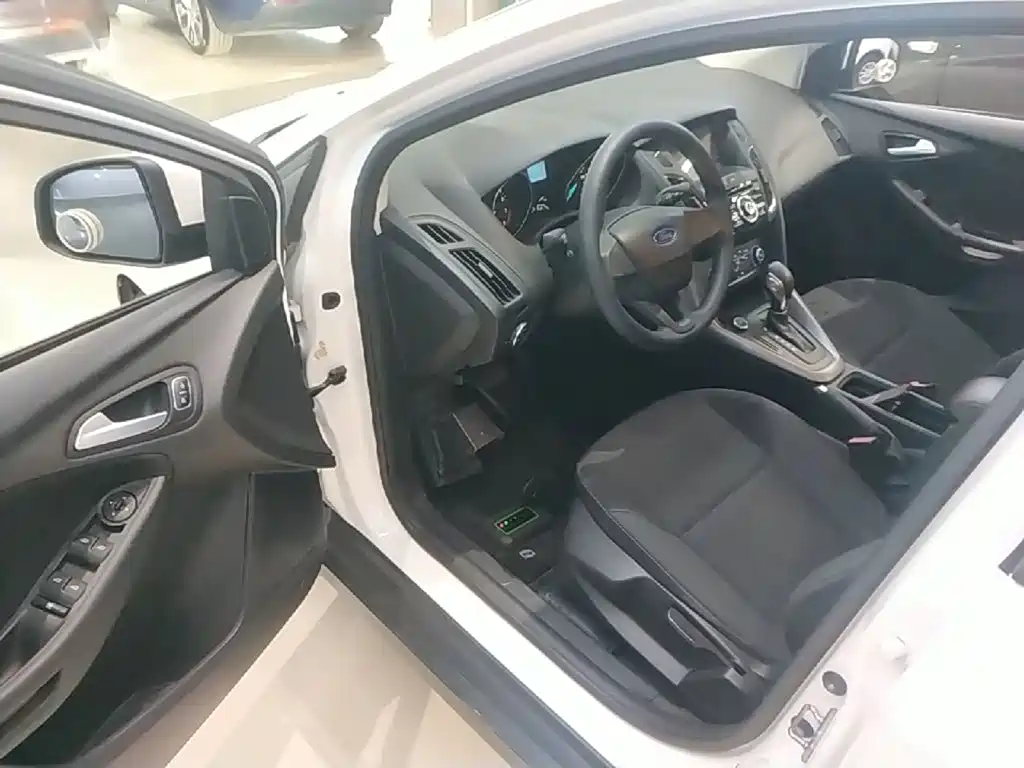 Ford Focus — миниатюра 16