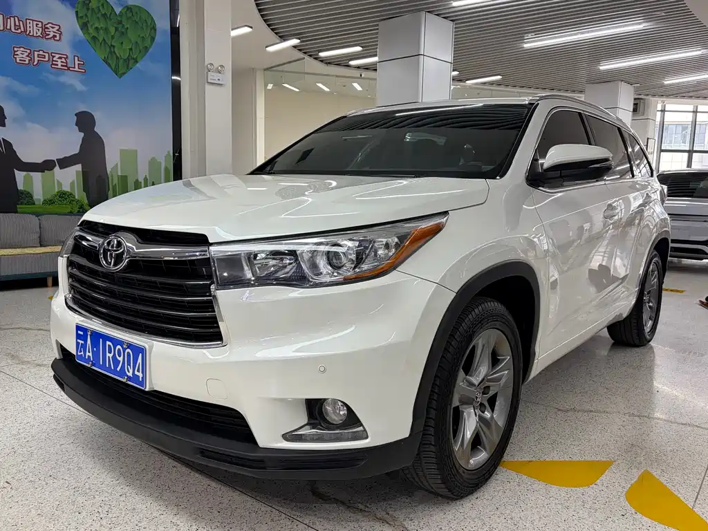 TOYOTA HIGHLANDER