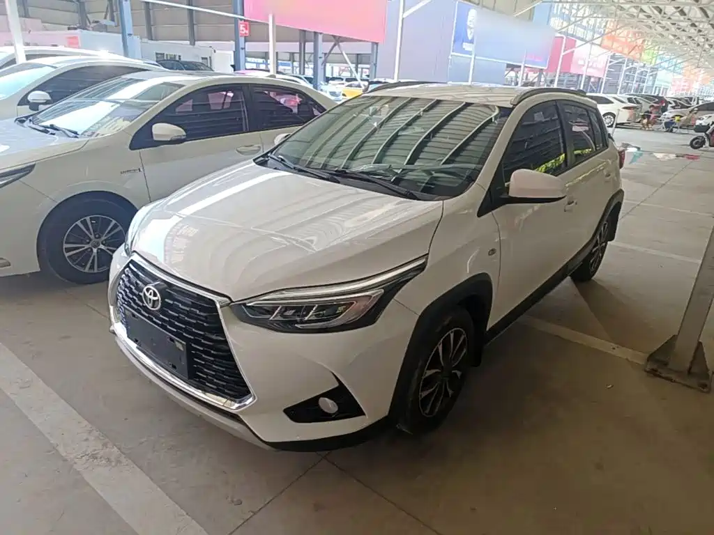 Toyota Yaris L — миниатюра 2