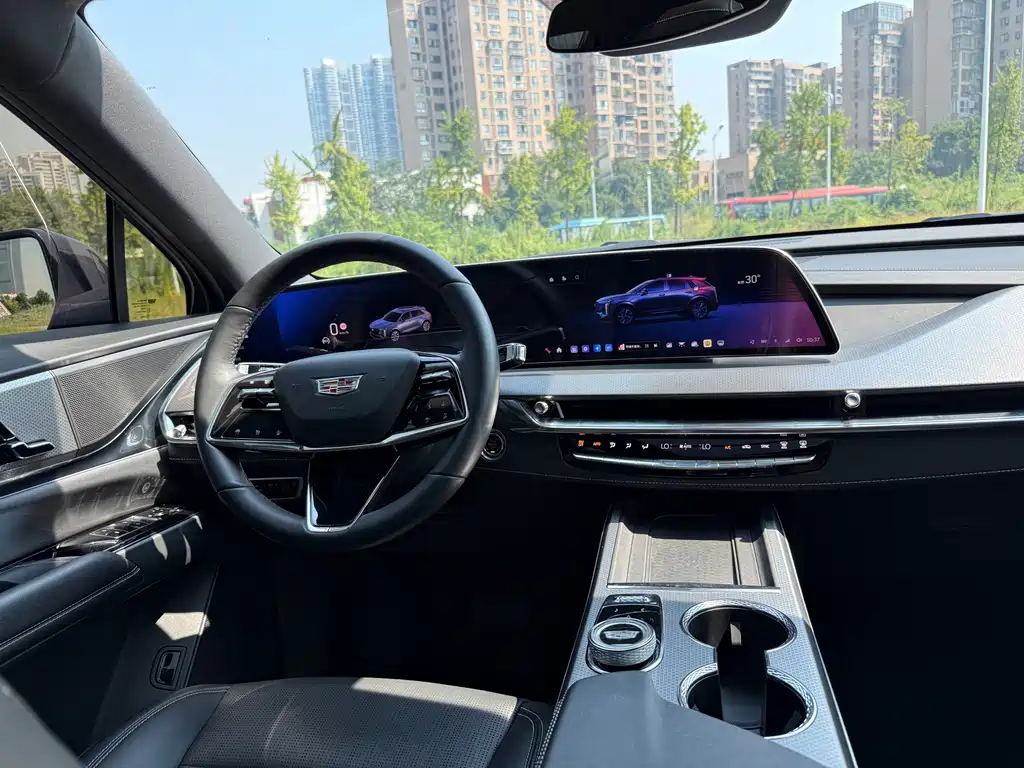 Cadillac XT5 — миниатюра 7
