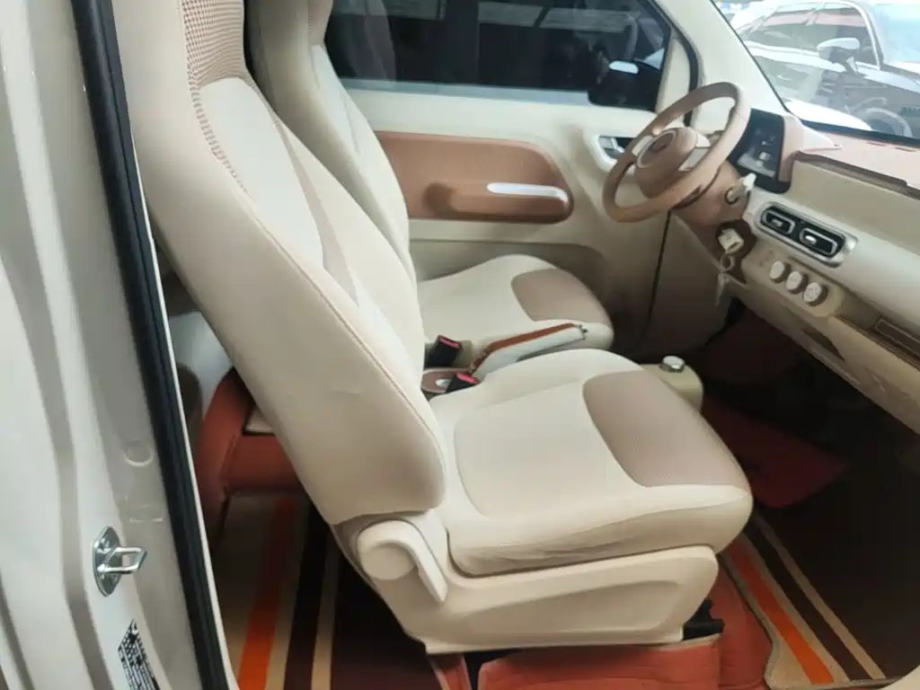 Wuling MINIEV — миниатюра 25