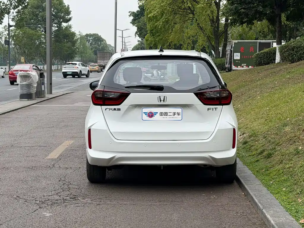 Honda Fit — миниатюра 5