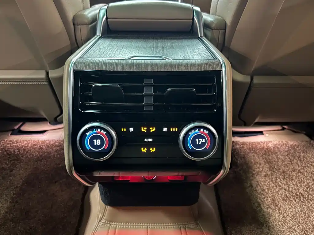 Land Rover Range Rover — миниатюра 40