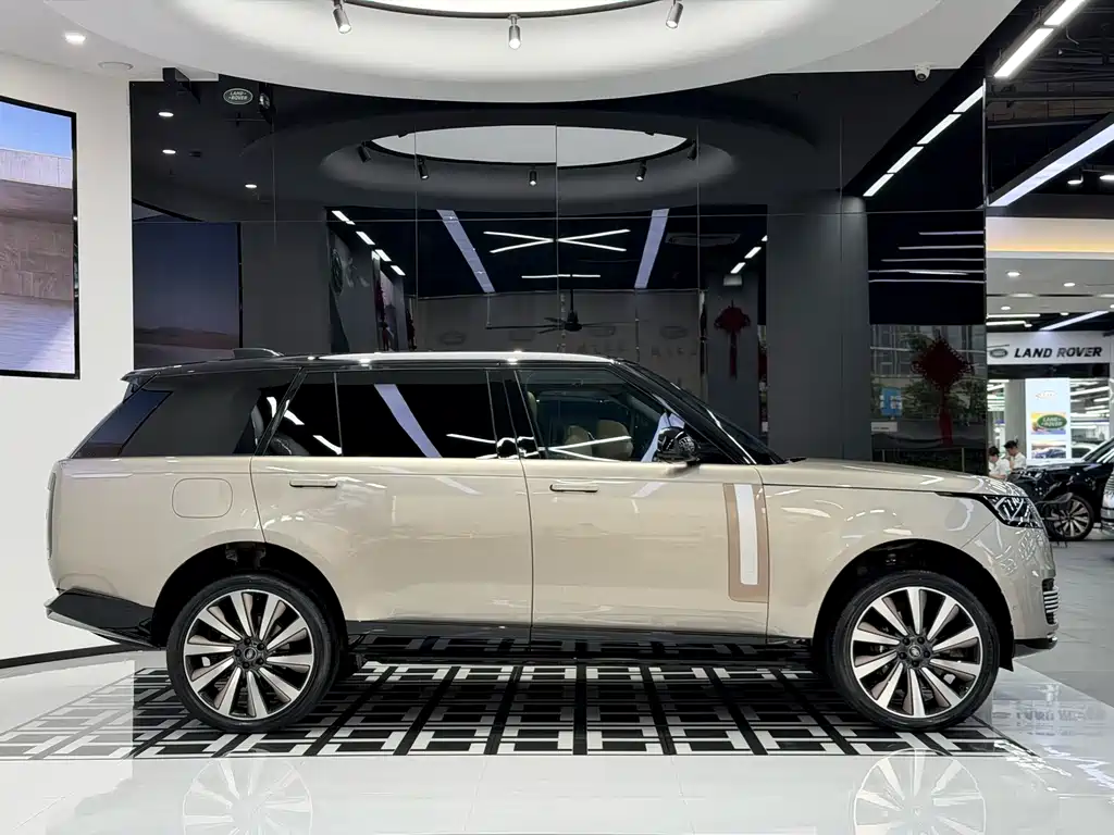 Land Rover Range Rover 2023 3.0 L6 400PS Long Wheelbase
