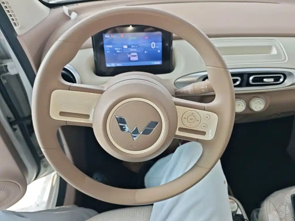 Wuling MINIEV — миниатюра 11