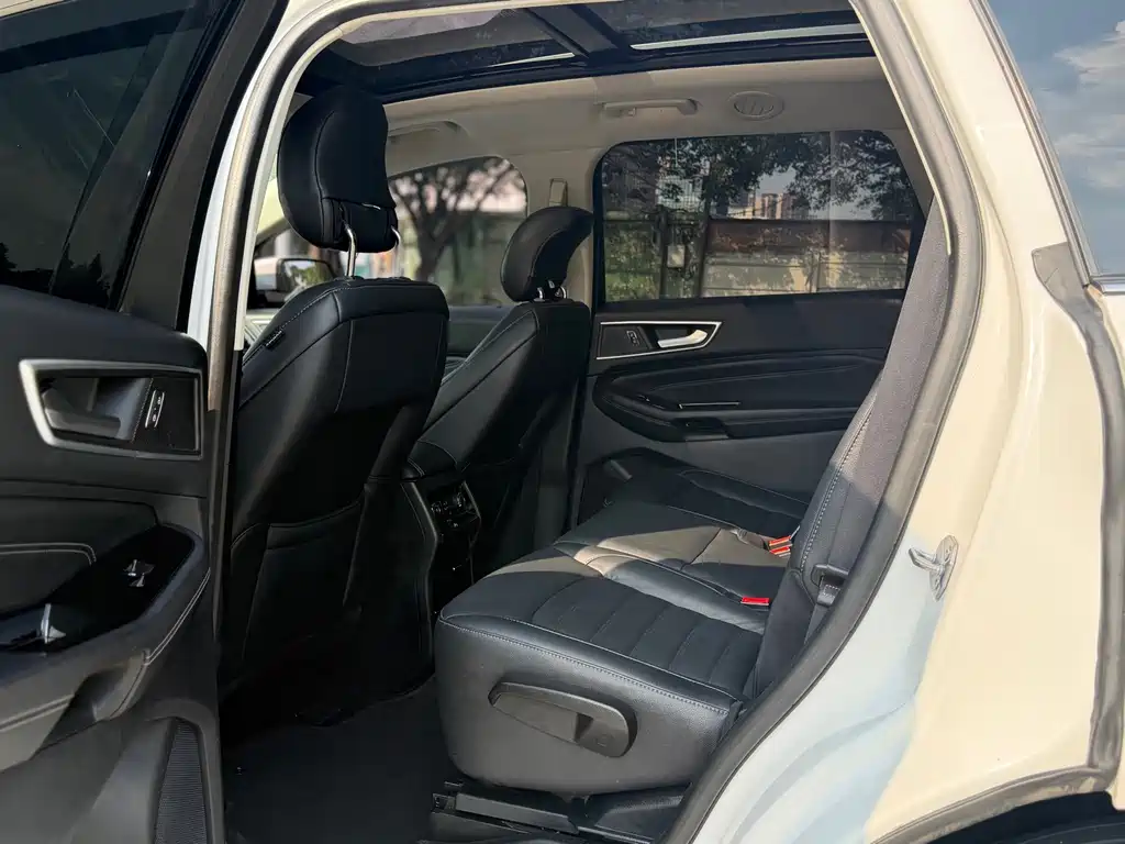 Ford Edge — миниатюра 10