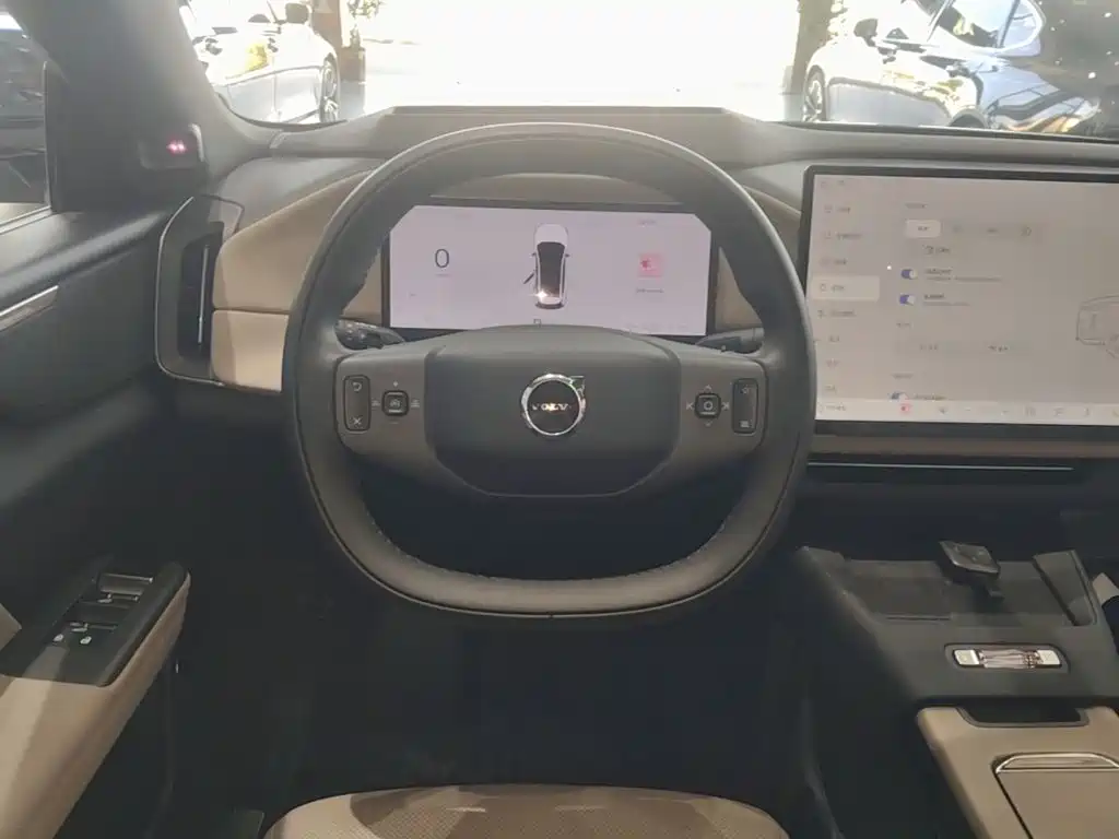 Volvo XC70 PHEV — миниатюра 11