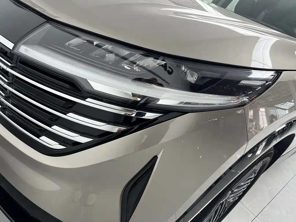Nissan Teramont — миниатюра 14