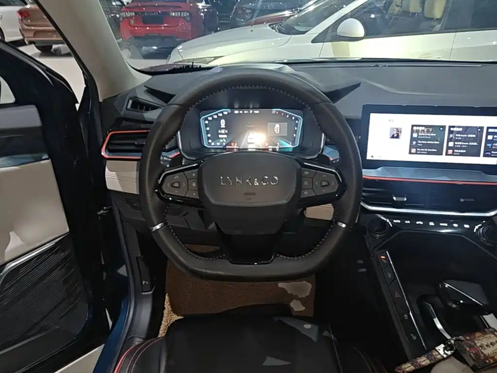 Lynk & Co 06 — миниатюра 11