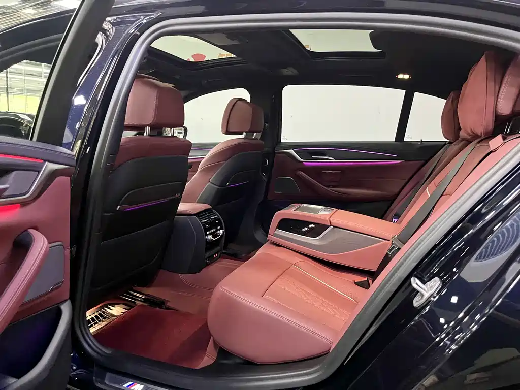 BMW 5 Series — миниатюра 6
