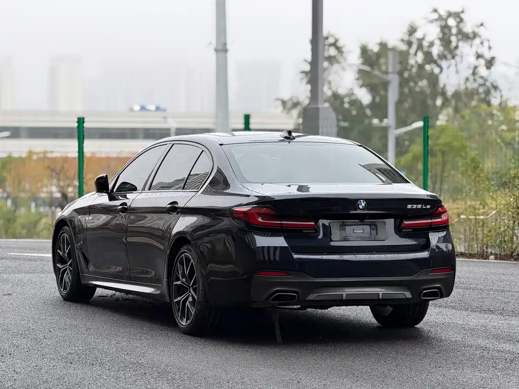 BMW 5 Series New Energy — миниатюра 7