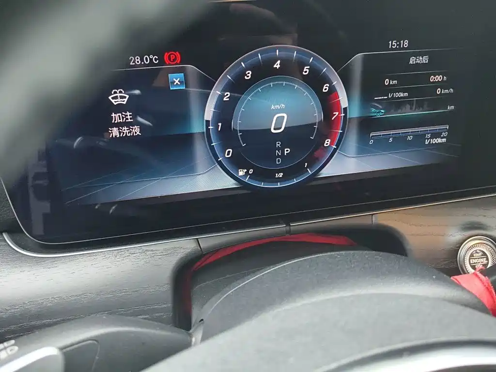 Mercedes-Benz E-Class — миниатюра 12