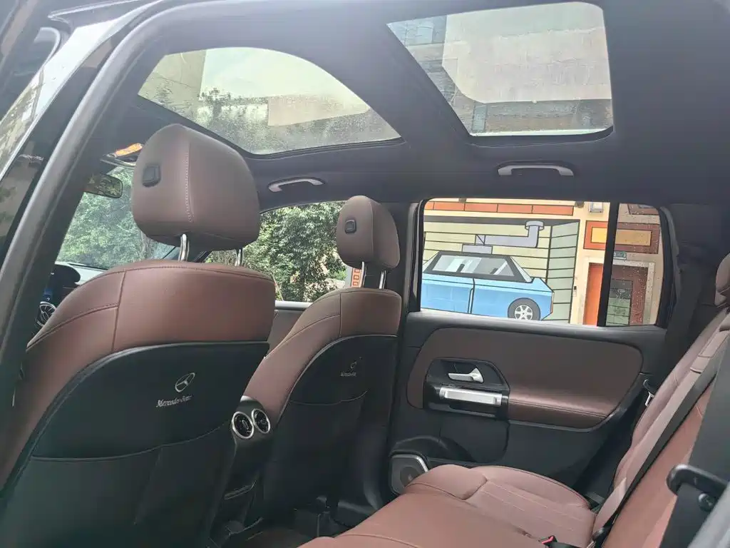 Mercedes-Benz GLB — миниатюра 13