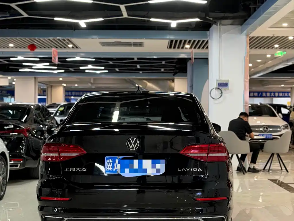 Volkswagen Lavida — миниатюра 3