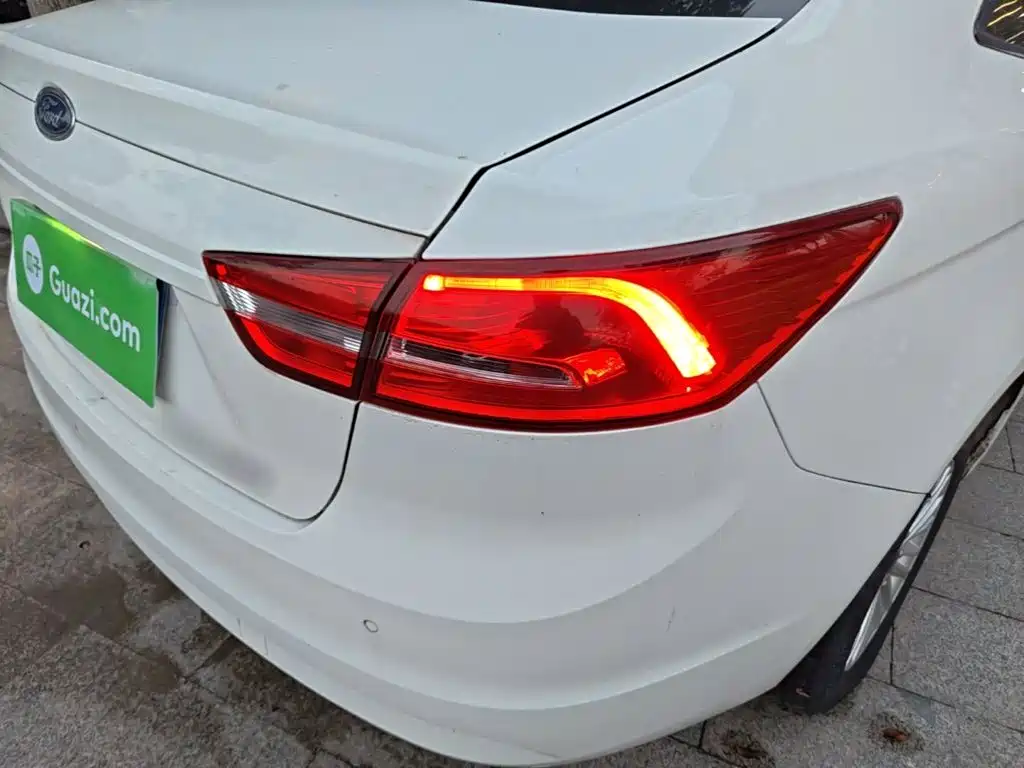 Ford Escort — миниатюра 8