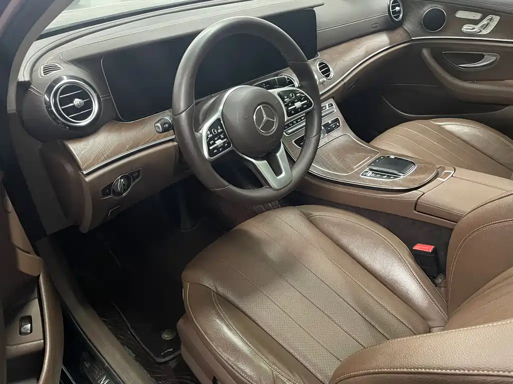Mercedes-Benz E-Class — миниатюра 13