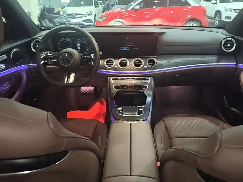 Mercedes-Benz E-Class — миниатюра 10