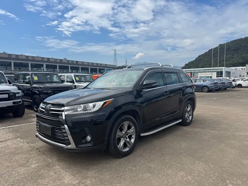 TOYOTA HIGHLANDER