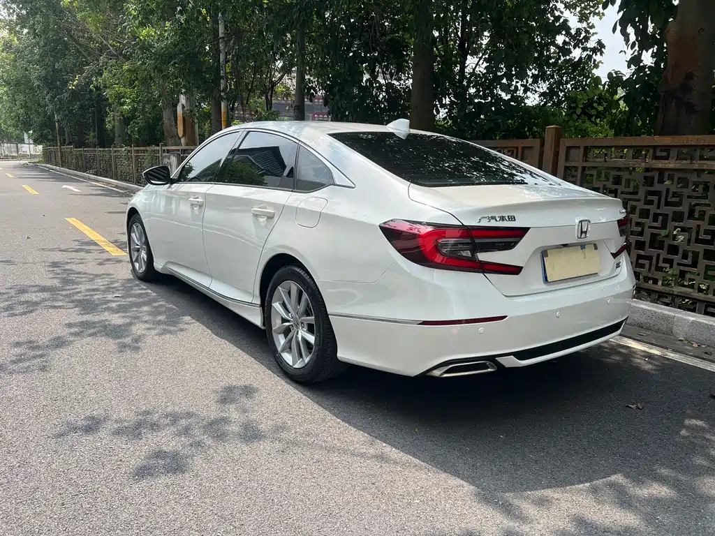 Honda Accord — миниатюра 4