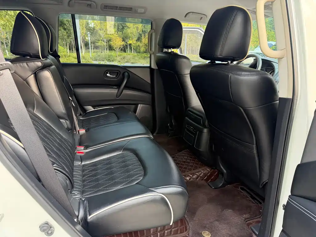 Nissan Patrol — миниатюра 9