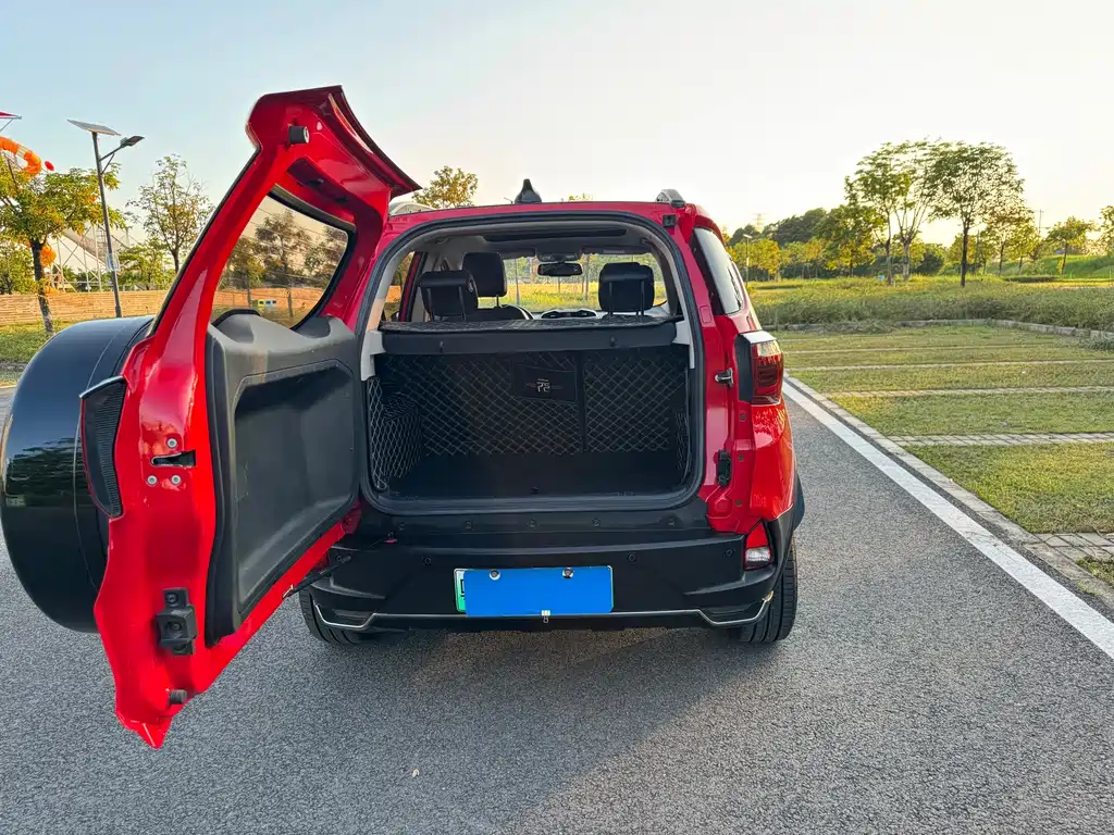 BYD Yuan EV — миниатюра 9