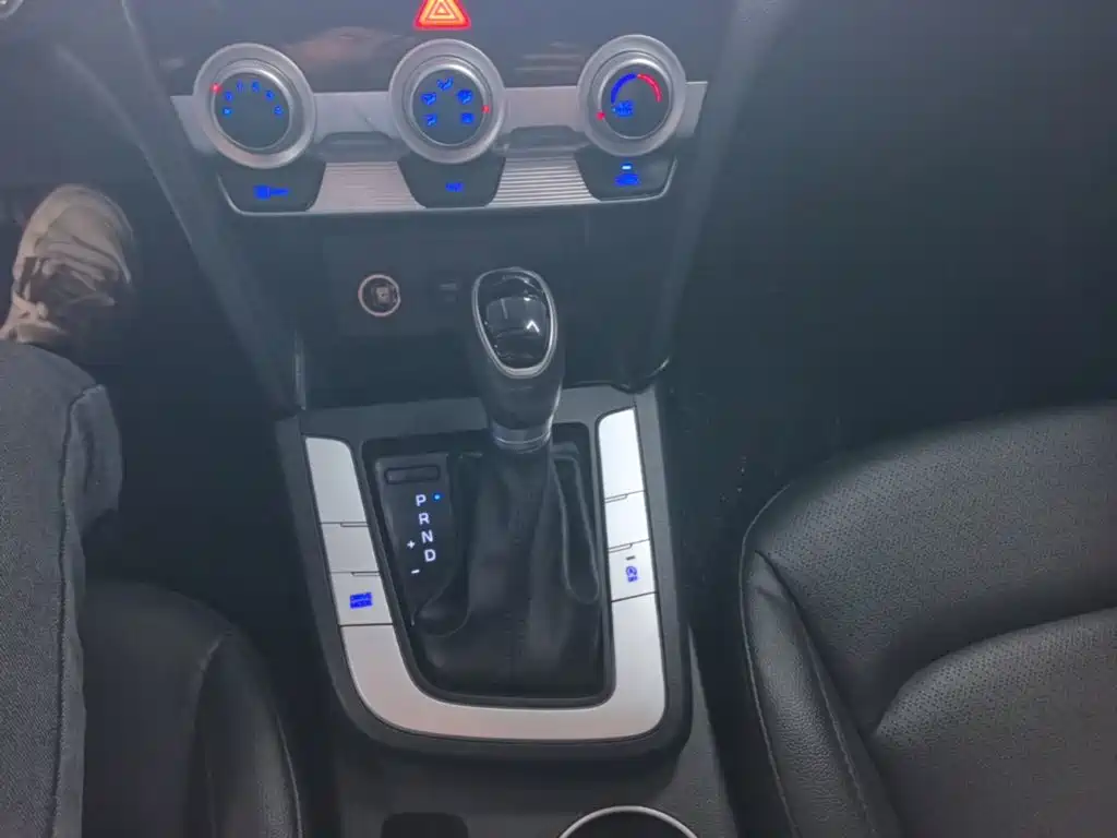 Hyundai Elantra — миниатюра 14