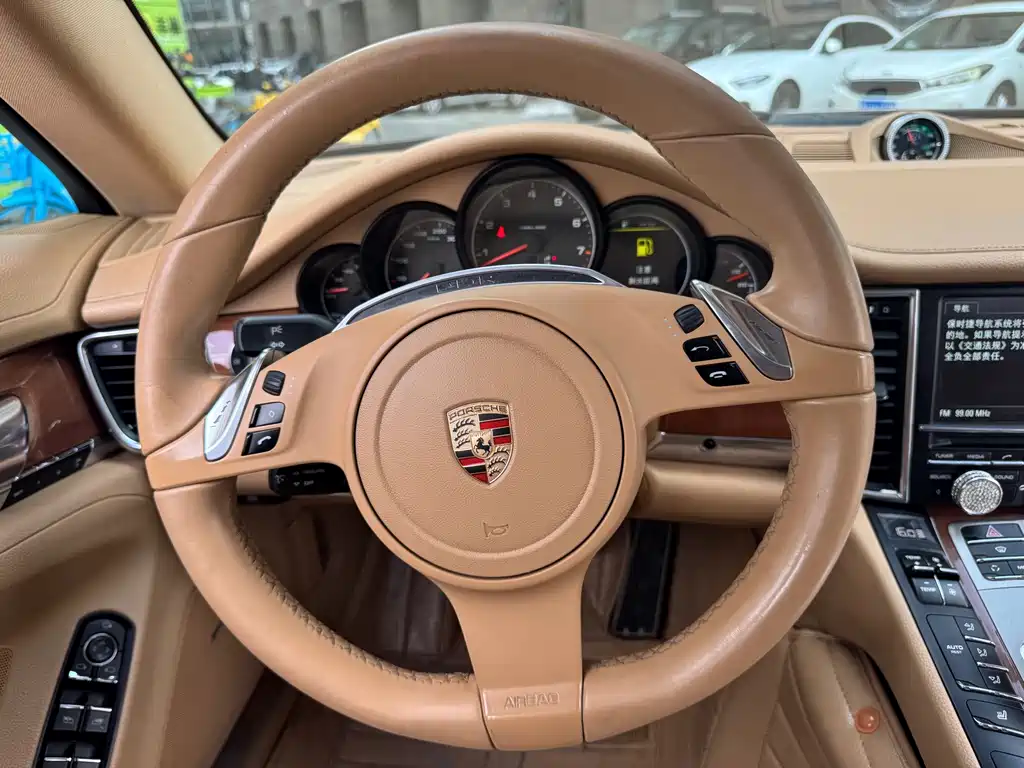 Porsche Panamera — миниатюра 10