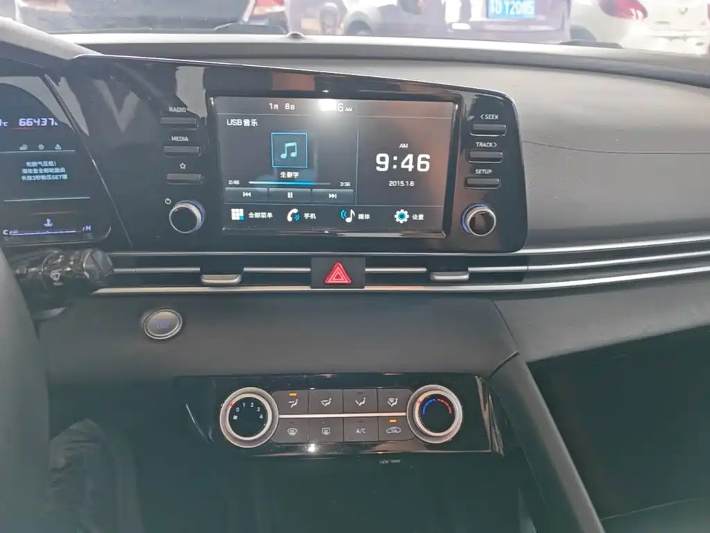 Hyundai Elantra — миниатюра 13