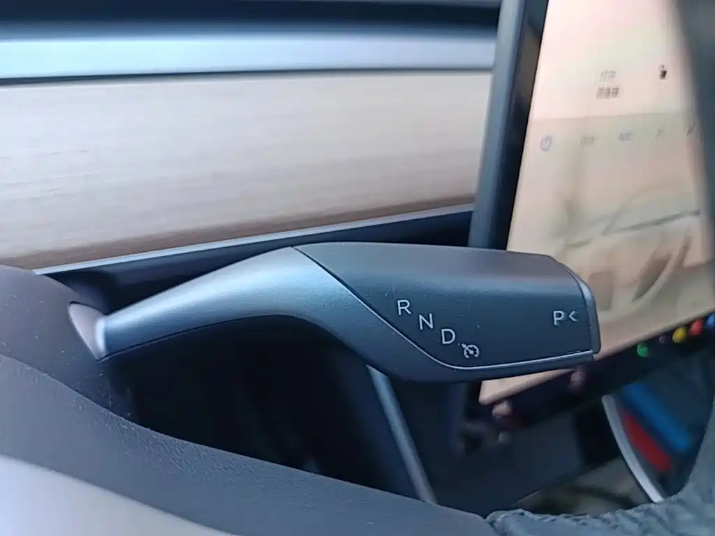 Tesla Model 3 — миниатюра 14