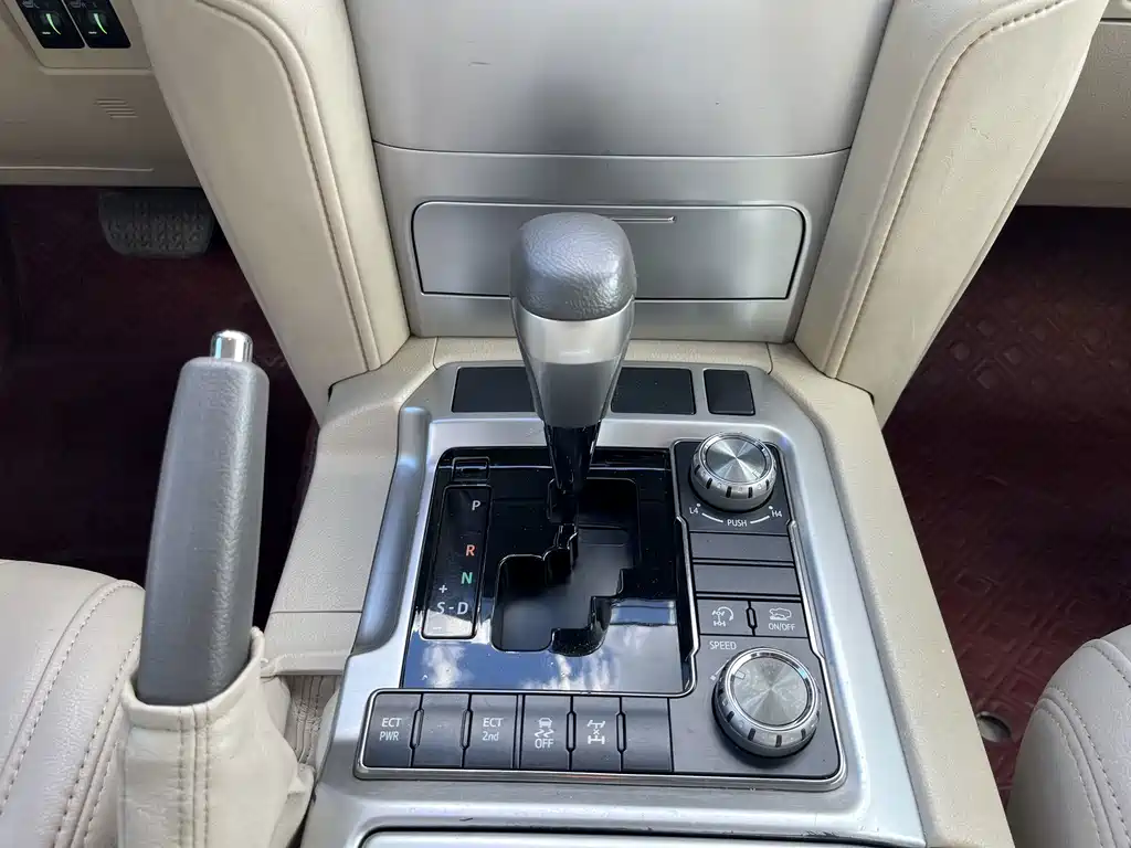 Toyota Land Cruiser — миниатюра 12