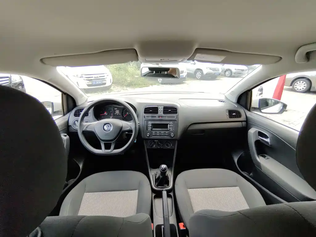 Volkswagen Polo — миниатюра 7