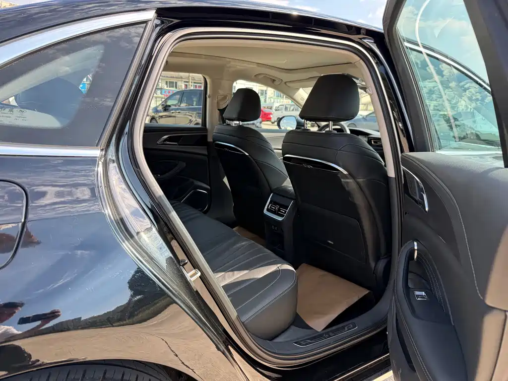 Hongqi Hongqi H5 — миниатюра 11