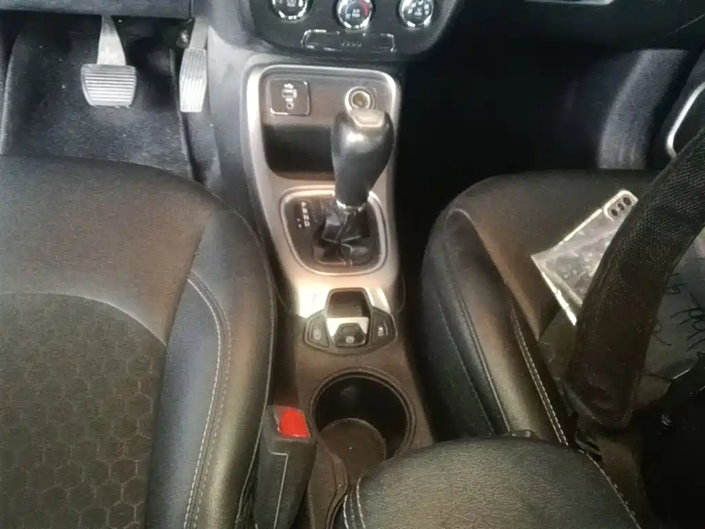 Jeep Compass — миниатюра 14