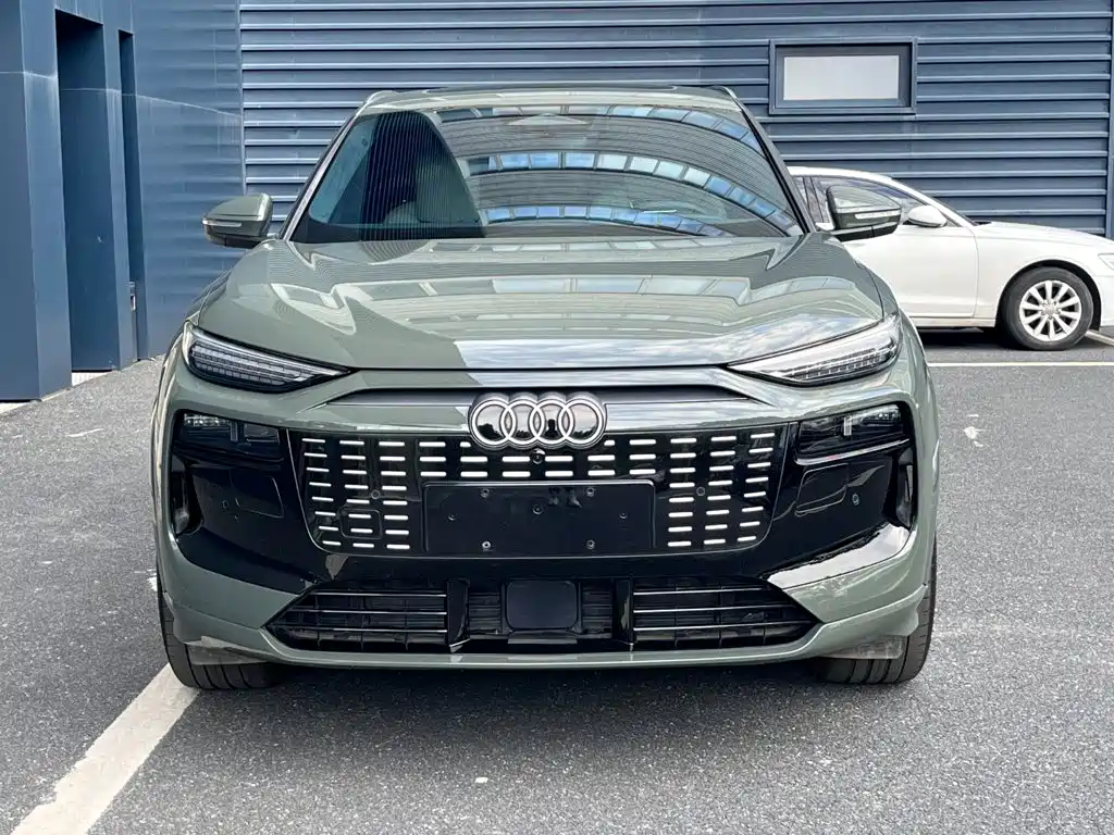 Audi Q6L e-tron — миниатюра 2