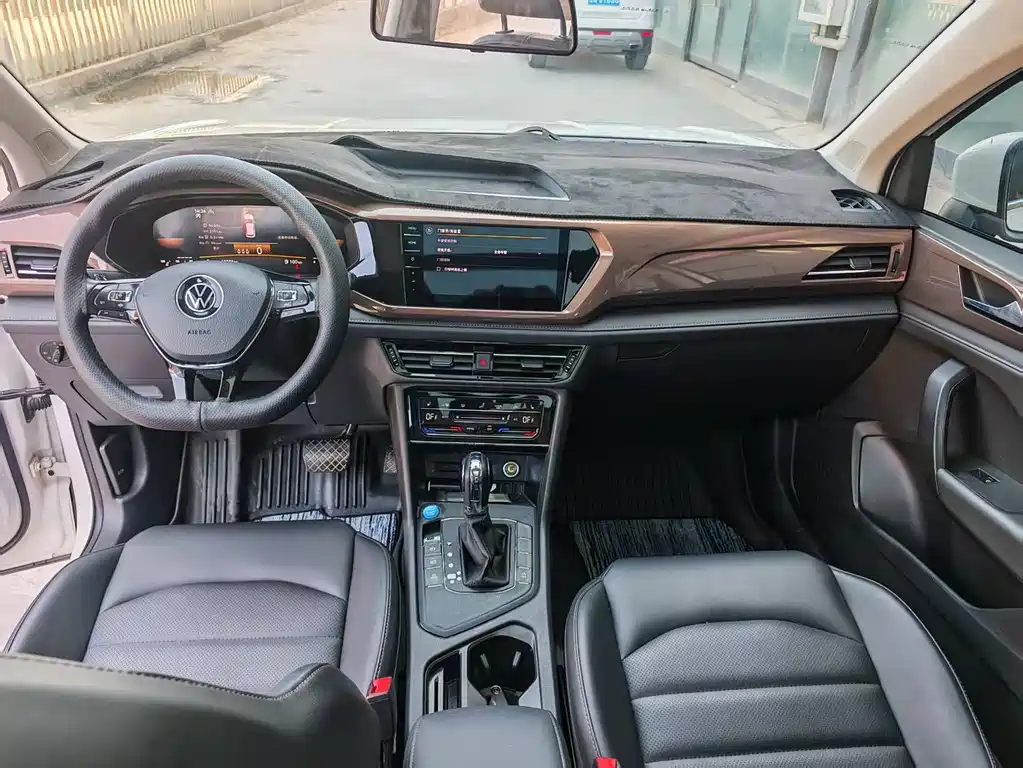Volkswagen Tharu — миниатюра 8