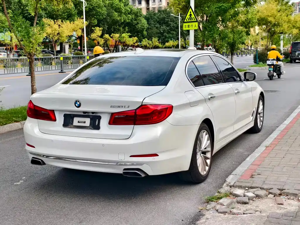 BMW 5 Series (Import) — миниатюра 9
