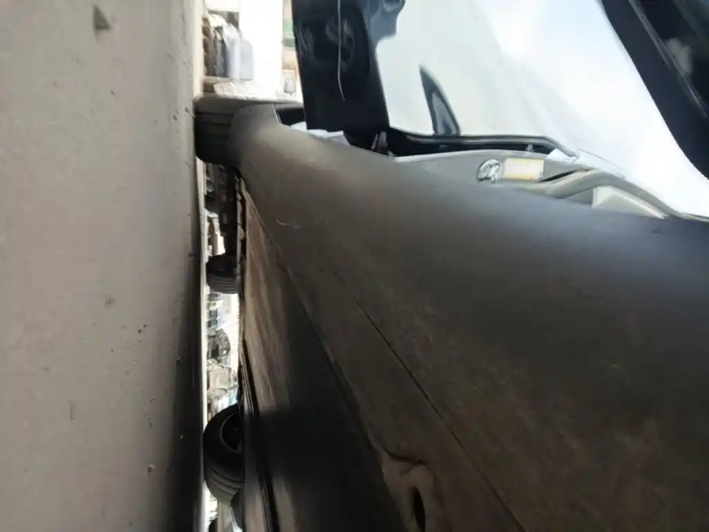 Tesla Model Y — миниатюра 21