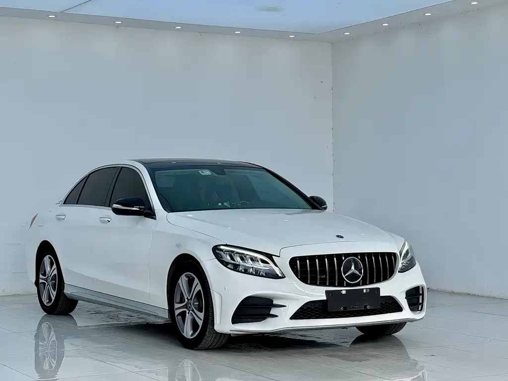 Mercedes-Benz C-Class — миниатюра 14