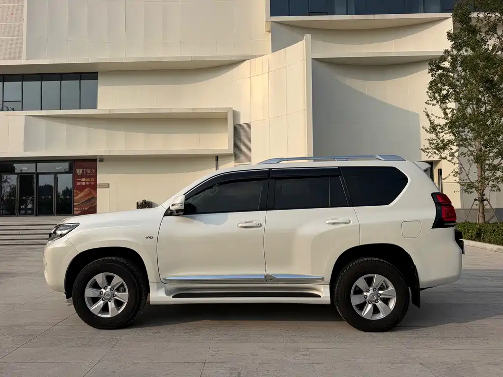 Toyota Prado (Import) — миниатюра 8