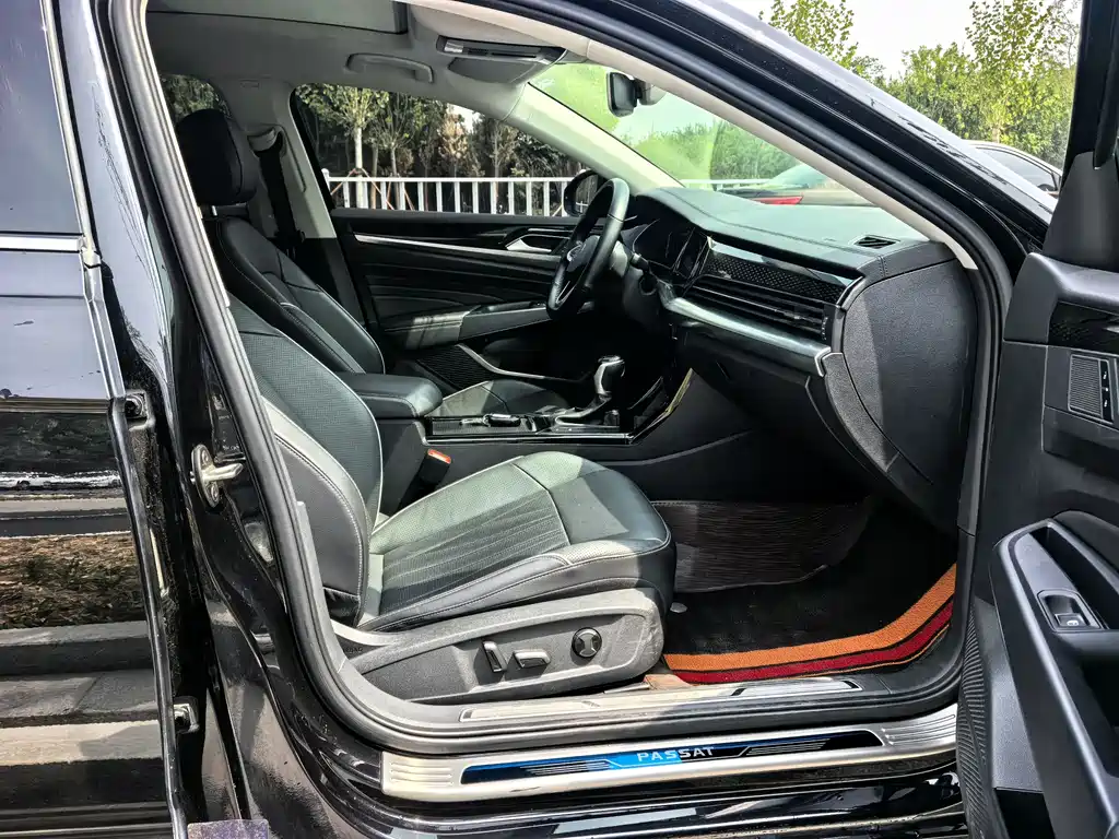 Volkswagen Passat 2022 330TSI Luxury